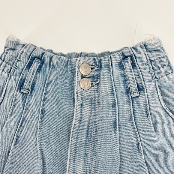 Zara High Rise Denim Mom Shorts Pleated Wedgie High - Picture 4 of 11